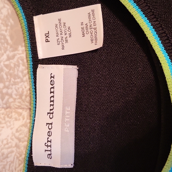 Alfred Dunner faux sweater set. SIZE XLP. Price Drop B2 - Picture 6 of 7